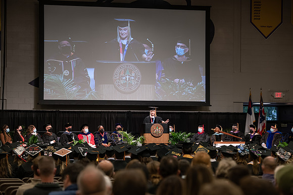 204WiGradCeremony1221ALW_6533