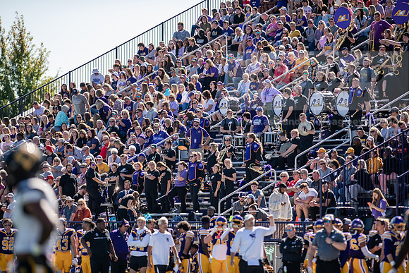 HOCOAUvOHDomFootballGame1024AWB_0655