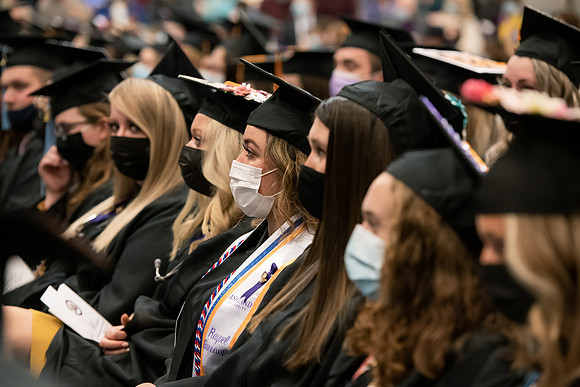 211WiGradCeremony1221ALW_6541
