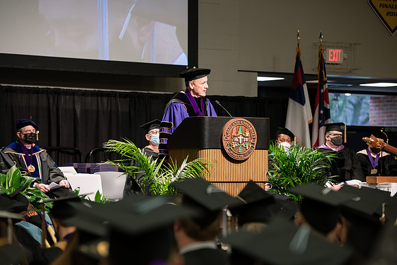 032WiGradCeremony1221ALW_6313