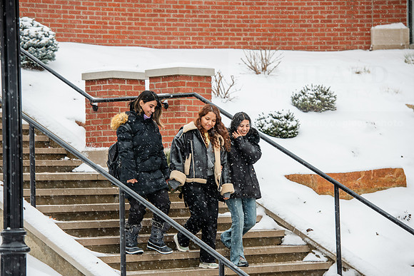 StudentsReturnWinterCampus0125AWB_6662