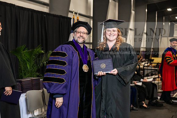 152SPGradBachelorScienceEducation0525AWB_4591