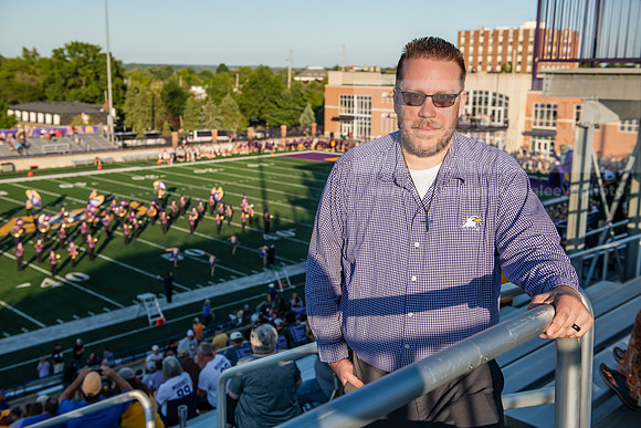 AUvIUPFootball0924AWB_3479