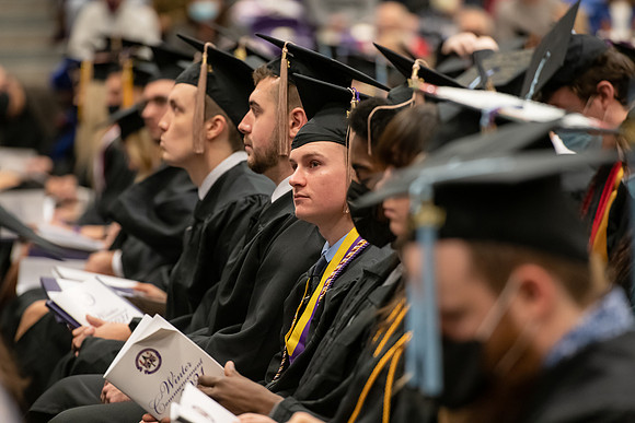 237WiGradCeremony1221ALW_7197