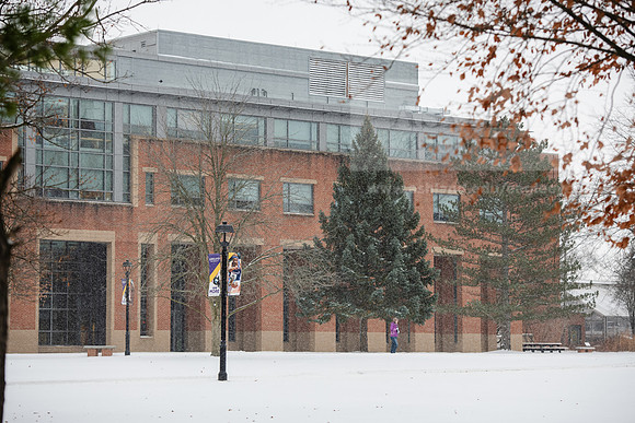 StudentsReturnWinterCampus0125AWB_6789