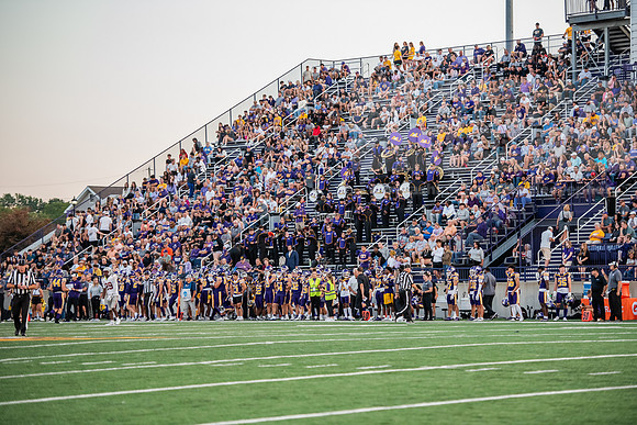 AUvIUPFootball0924ALW_8368