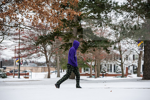 StudentsReturnWinterCampus0125AWB_6467