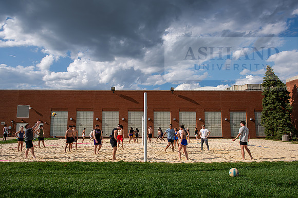 169SpringCampusLife0425AWB_0300