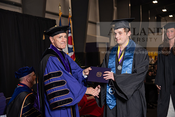 163SpGradBachelorScienceBusiness0524TR_DSC_5440