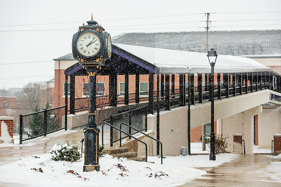 StudentsReturnWinterCampus0125AWB_6627