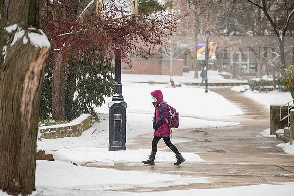StudentsReturnWinterCampus0125AWB_6759