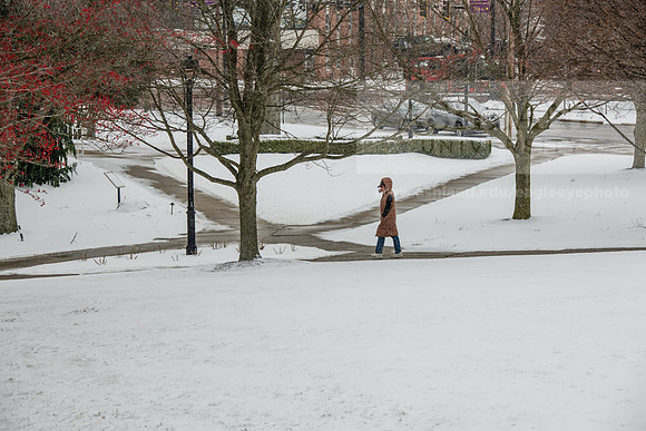 StudentsReturnWinterCampus0125AWB_6733