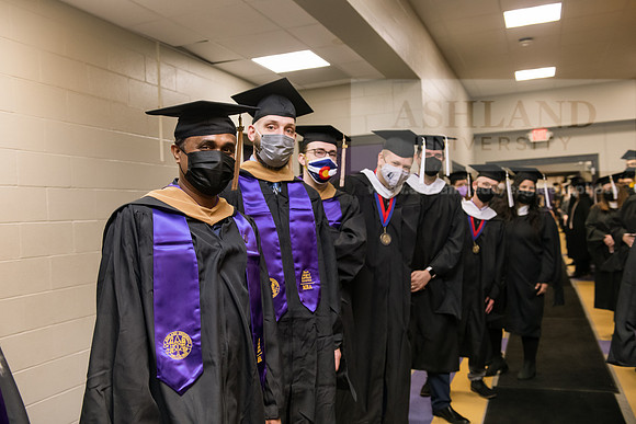 104WiGradPreCeremony1221ALW_6106