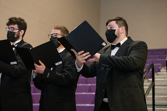 106WiGradCeremony1221ALW_6387