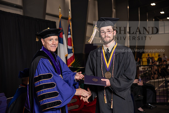 144SpGradBachelorScienceBusiness0524TR_DSC_5431