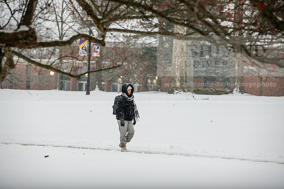 StudentsReturnWinterCampus0125AWB_6697