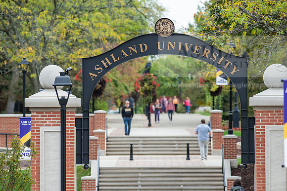 FallCampusLife1023AWB_2958