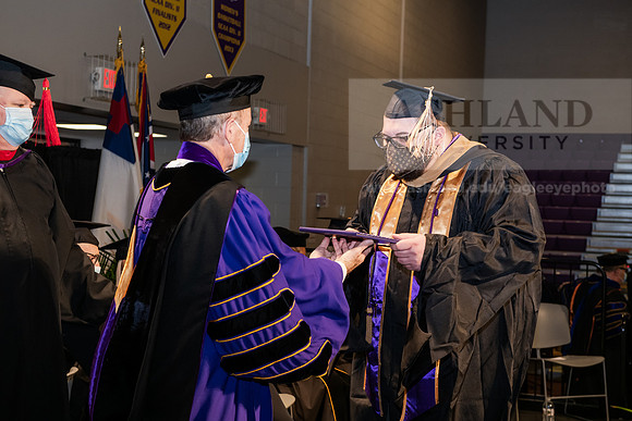 079MasterBusinessWiGrad1221ALW_6737