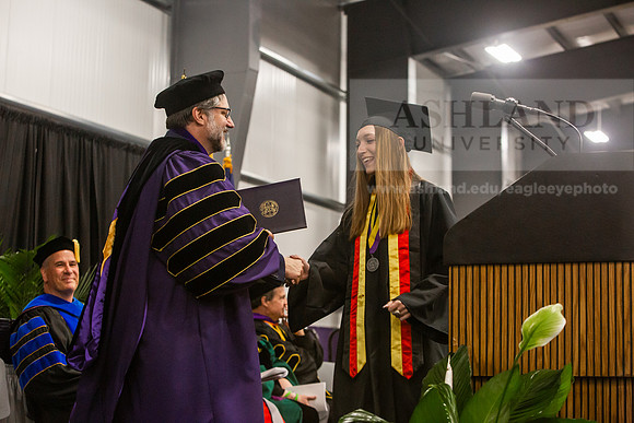 018SpGradBachelorScience0525JH6Q8B9067