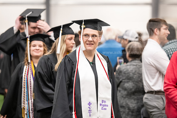 145SpGradProcessional0524AWB_8576