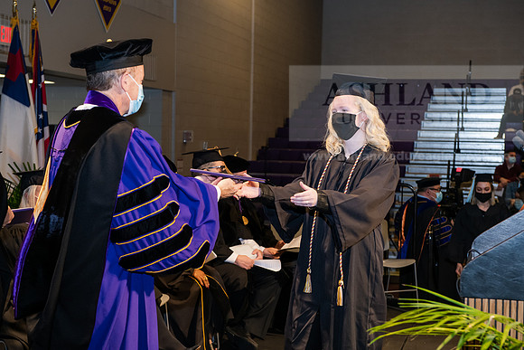 059BachelorEducationWiGrad1221ALW_7054
