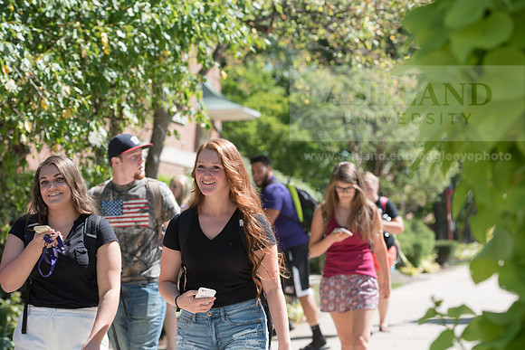 StudentsCampus0816ALW_0843