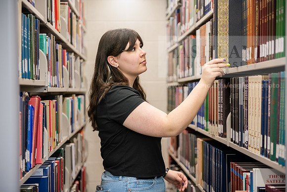 SeminaryLibrary0524AWB_0928