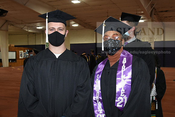038WiGradPreCeremony1221MP7_0049
