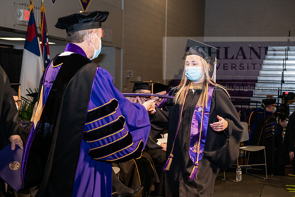 086MasterBusinessWiGrad1221ALW_6742