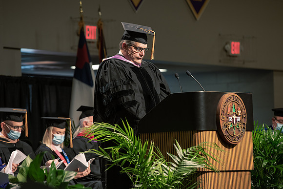 238WiGradCeremony1221ALW_7199