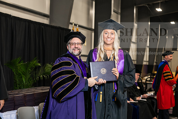 209SpGradMasterBusinessAdmin0525AWB_3212