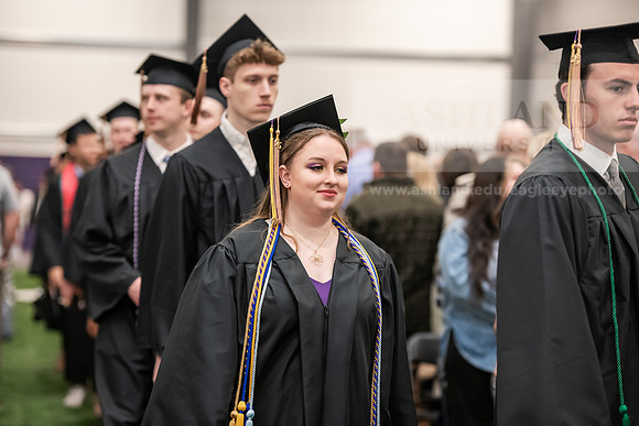 279SpGradProcessional0525AWB_2502
