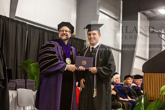 060SpGradBachelorSciEducation0525JH6Q8B9583