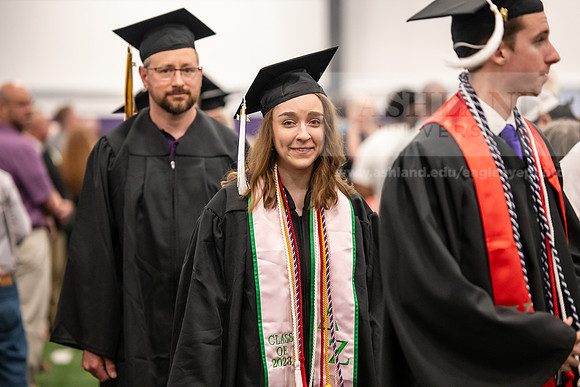 172SpGradProcessional0524AWB_8599