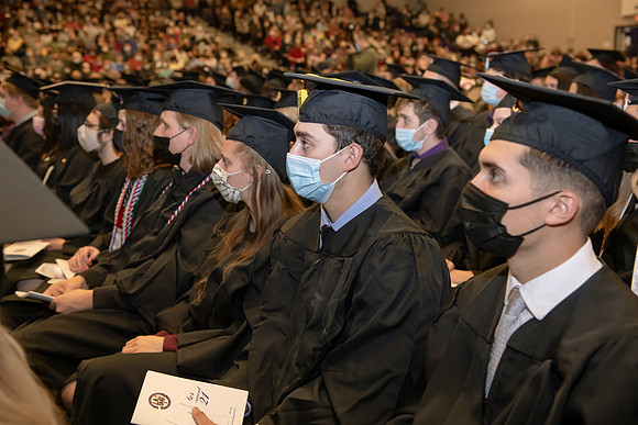 055WiGradCeremony1221ALW_6335