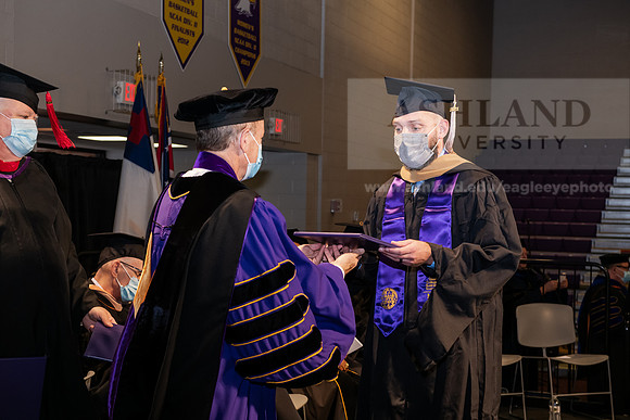 150MasterBusinessWiGrad1221ALW_6786