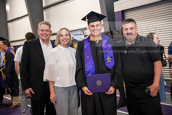 020SpGradPostCeremony0524AWB_9981