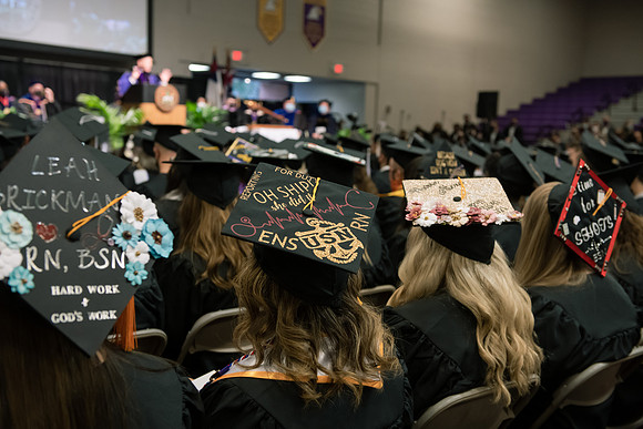 052WiGradCeremony1221ALW_6330
