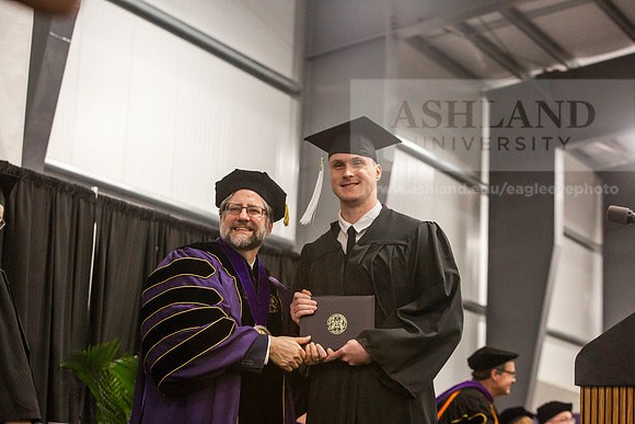 089SpGradBachelorArts0525JH6Q8B8900