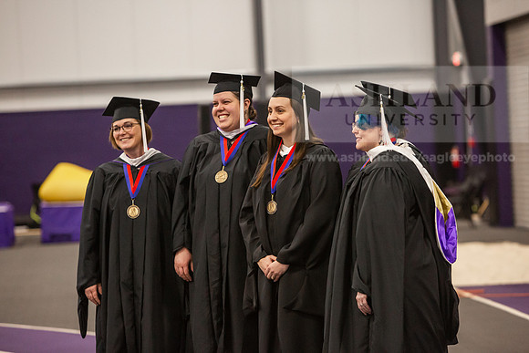 038SpGradPreCeremony0525JH6Q8B7983
