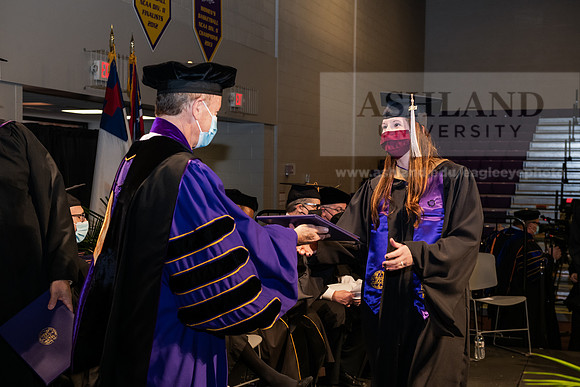 018MasterBusinessWiGrad1221ALW_6692