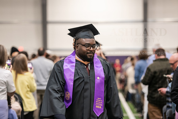 082SpGradProcessional0525AWB_2362