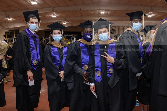 083WiGradPreCeremony1221ALW_6065