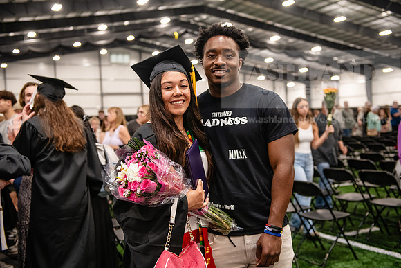 025SpGradPostCeremony0524AWB_9996