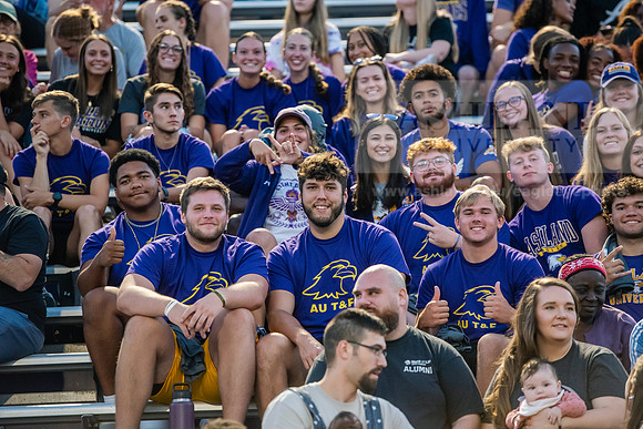 AUvIUPFootball0924ALW_8392