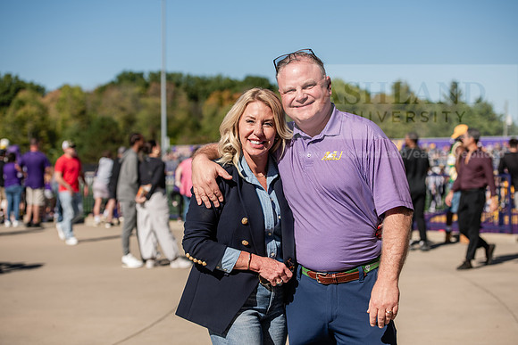HOCOAUvOHDomFootballGame1024AWB_1101