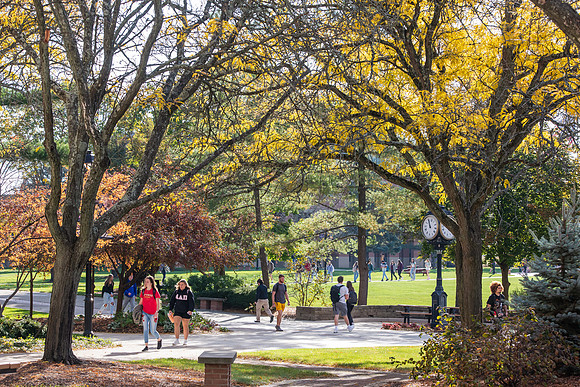 FallCampusLife1024AWB_5464