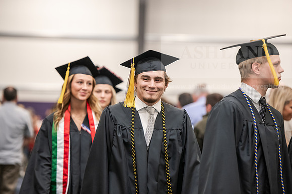 198SpGradProcessional0525AWB_2440
