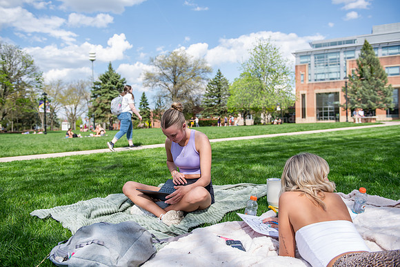 029SpringCampusLife0425AWB_9661