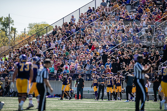 HOCOAUvOHDomFootballGame1024AWB_0594